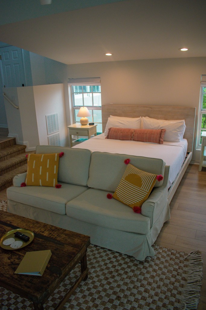 Florida beach, Florida travel, Flagler Beach, Flagler Pier, Surfers, U.S. destinations, Florida Inns, Inns to stay at, mural wall, Island Cottage inn, 